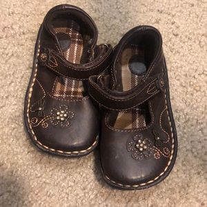Brown Mary Jane Tks shoe size 5